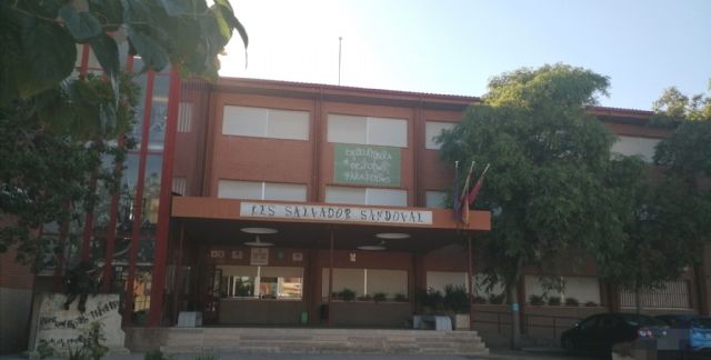 Uso gratuito en horario no lectivo de las instalaciones deportivas del IES 'Salvador Sandoval'
