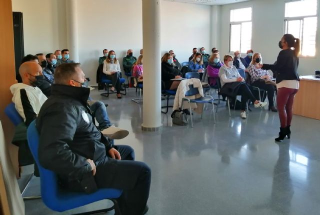 El personal público amplía su formación ante casos de maltrato infantil