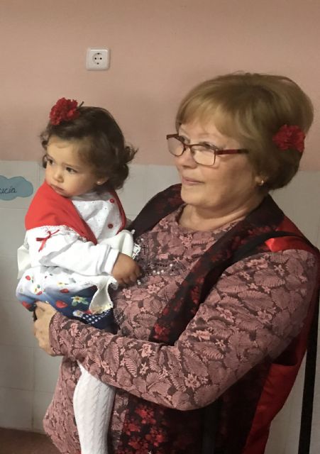 El aire tradicional del Bando de la Huerta llega a las escuelas infantiles municipales