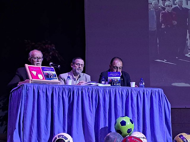 El PP con Faustino Rosauro, Cronista y divulgador nato del deporte torreño