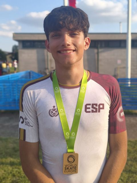 El joven patinador torre&ntilde;o Pablo González, campeón de Europa juvenil en 200 metros dual