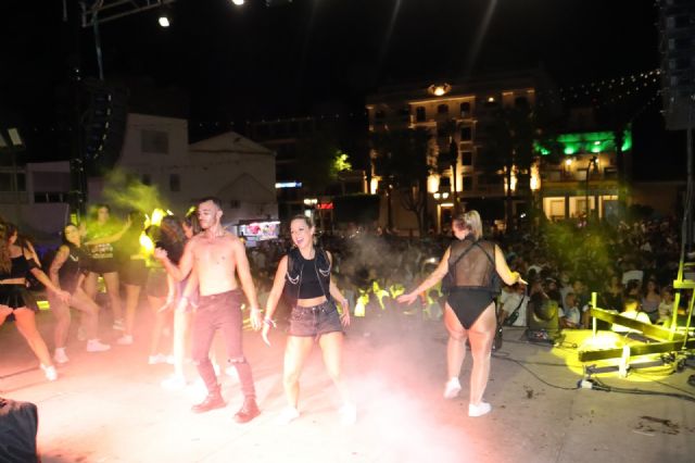 Los jóvenes torreños disfrutan de una nueva edición de la Fiesta Joven