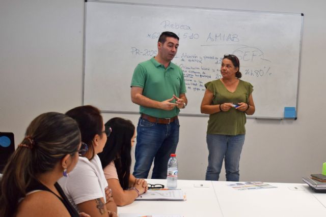 En marcha un proyecto municipal de formación y empleabilidad para mujeres emprendedoras en servicios de estética