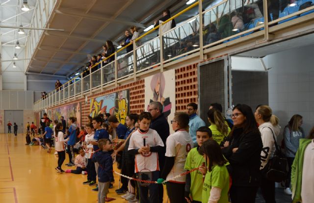 El pabellón 'Mireia Belmonte', escenario de una jornada escolar de bádminton