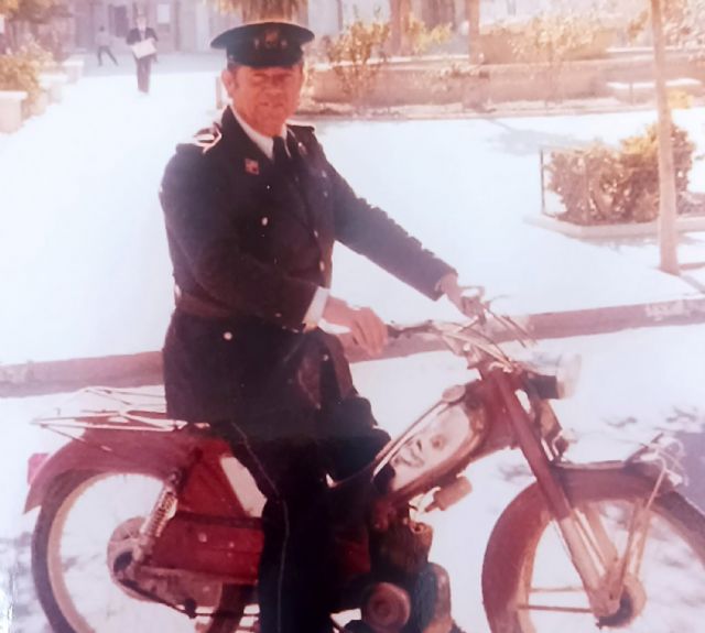 Carlos Valverde, el primer policía local torreño, será nombrado hijo predilecto del municipio