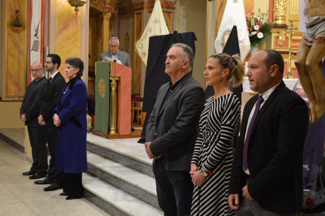 El Cristo Crucificado y el arcángel San Miguel, protagonistas del cartel de la Semana Santa 2020