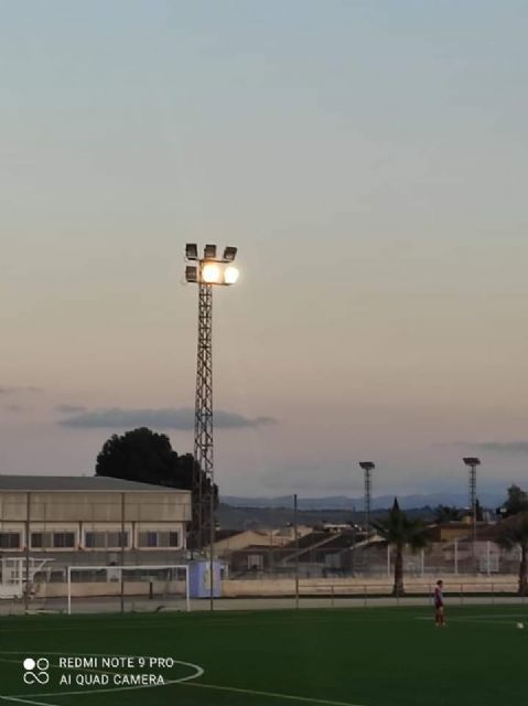 Se reponen los focos fundidos de los campos municipales de fútbol