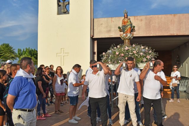 La tradicional romería baja al municipio a la Virgen de la Salceda para disfrutar de sus fiestas