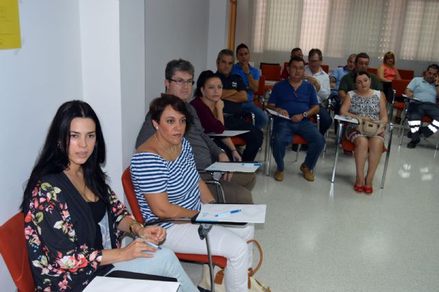 Los empleados municipales de la Región asisten en Las Torres de Cotillas a una jornada de sensibilización sobre acoso
