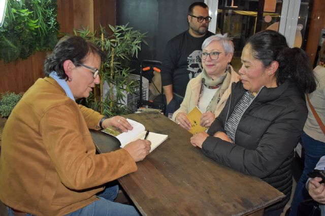 Magdalena S. Blesa cierra el ciclo 'Un ratico entre letras' con su obra 'Tengo que hablar conmigo seriamente'