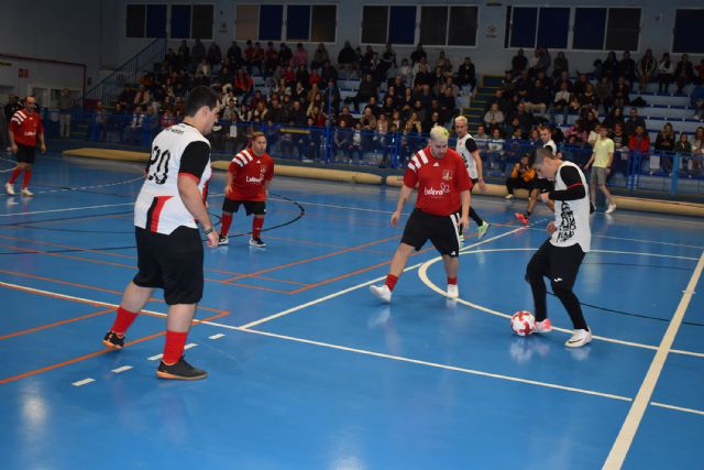 Camacho apadrina el partido de fútbol inclusivo por la salud mental y la discapacidad de Las Torres de Cotillas