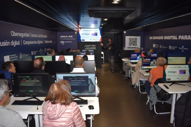 El proyecto de formación digital gratuita 'Applícate' aterriza en Las Torres de Cotillas