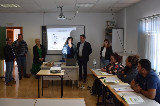Arranca en el centro municipal de La Pilica un curso gratuito de electricidad de 120 horas