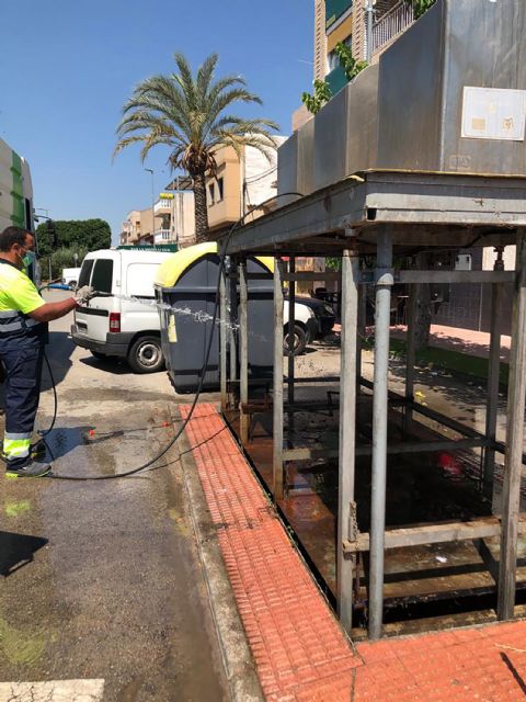 Los 35 contenedores soterrados de Las Torres de Cotillas pasan su revisión anual