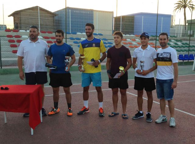 La novedosa 'Noche Torreña de las Migas' triunfa en las Fiestas de Las Torres de Cotillas