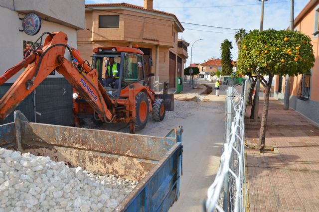 Comienzan las obras para ampliar las prestaciones del colector de saneamiento de la avenida Reyes Católicos