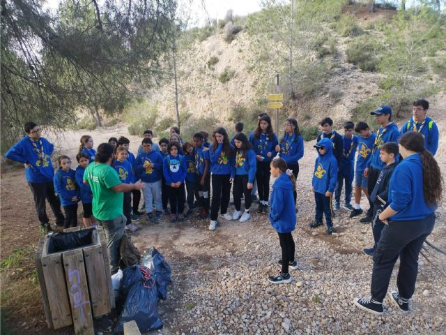 Una jornada solidaria para limpiar el entorno de la Rambla Salada y del río Segura