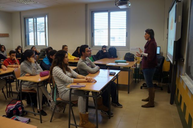 Los escolares de los institutos torreños se forman en educación afectivo-sexual