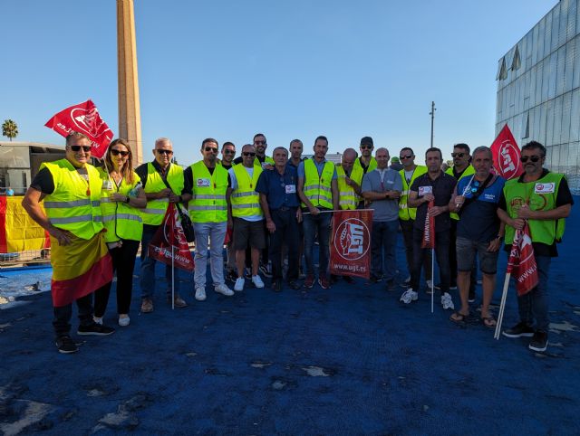 La Policía Local de las Torres de Cotillas vuelve a manifestarse en el Ayuntamiento ante nuevos recortes de derechos