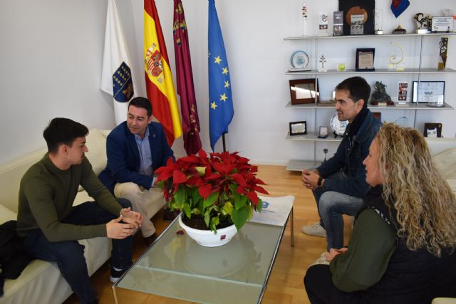 El alcalde Pedro José Noguera recibe a Jesús Escacho, bronce mundial en tiro de precisión de petanca