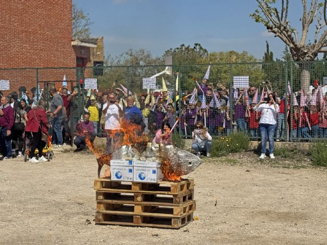 El colegio Monte Azahar abraza las fiestas de Primavera con su fiesta 'Murcia, qué hermosa eres'
