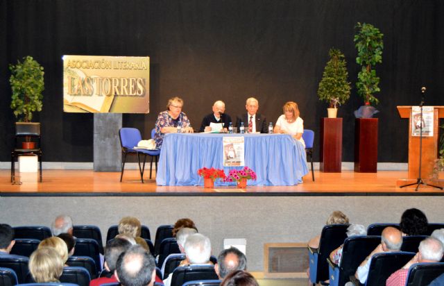 La asociación literaria 'Las Torres' presenta 'Como un sueño', obra del torreño Santiago Hernández