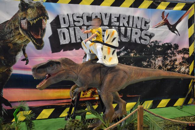 Los dinosaurios conquistan Las Torres de Cotillas con una gran exposición para toda la familia