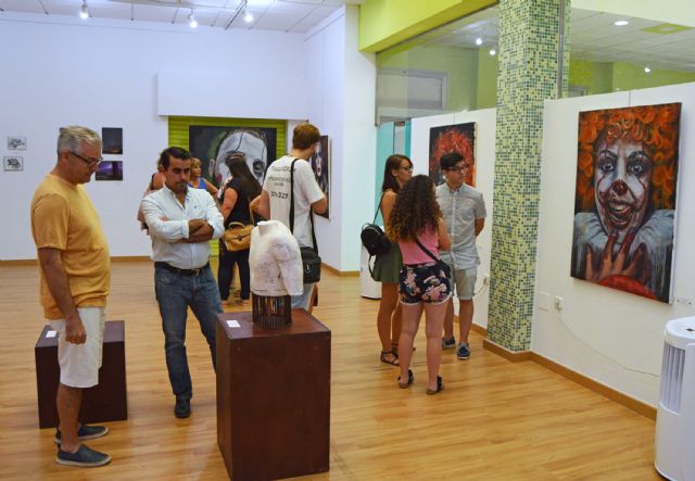 11 jóvenes artistas muestran su 'Enfoque Torreño' durante estas fiestas