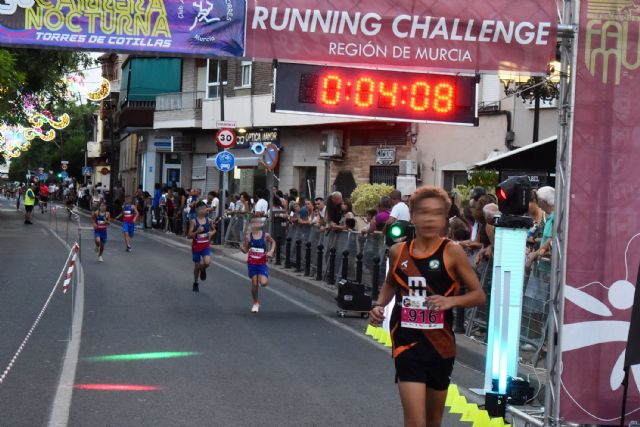 765 atletas disfrutan del deporte y el buen ambiente en la 30&ordf; Carrera Nocturna de las fiestas torre&ntilde;as