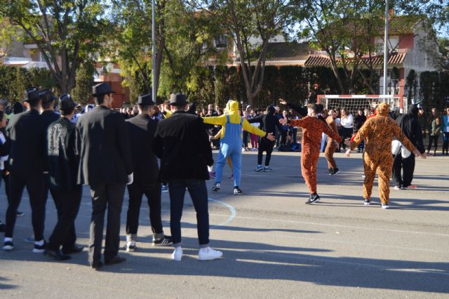 El IES 'Salvador Sandoval' cierra una nueva 'Semana Solidaria' con la tradicional carrera en favor de 'Save The Children'
