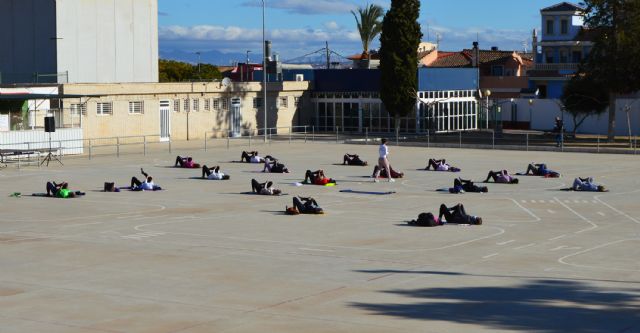 Una saludable mañana de yoga en Las Torres de Cotillas