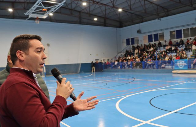 Las Torres de Cotillas golea al cáncer a beneficio de la AECC en un partido con muchas caras conocidas