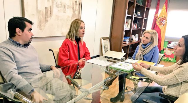 La alcaldesa Zapata y la consejera Cachá trabajan para acelerar las mejoras en los colegios torreños