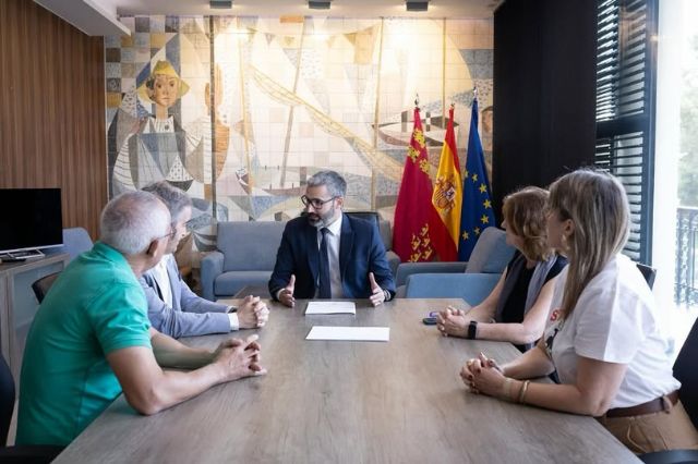 La Plataforma Stop Biogás se reúne con el delegado del Gobierno en Murcia
