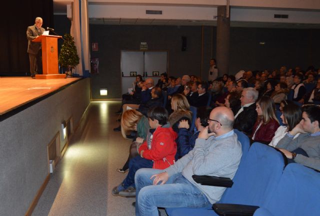 Las Torres de Cotillas rindió un año más su tradicional homenaje a sus maestros jubilados