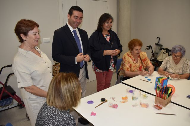 Un programa municipal combate la situación de soledad no deseada de los mayores de 60 años