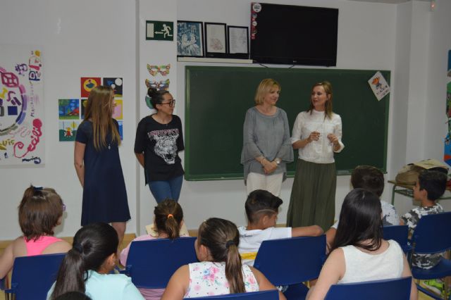La consejera Tomás clausura las actuaciones del 'Plan de Desarrollo Gitano' en Las Torres de Cotillas