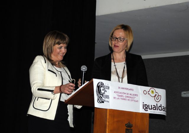La asociación de mujeres 'Isabel González' torreña celebra su XX aniversario por todo lo alto