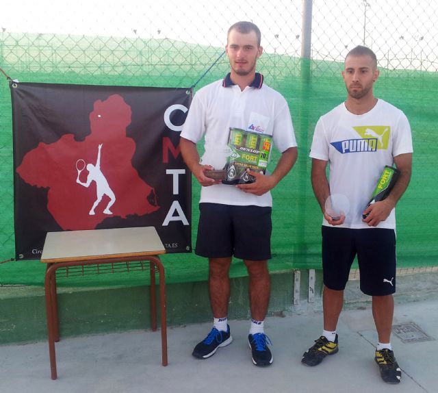 Arseny Kulikov se proclama campeón del torneo de maestros del tenis aficionado regional
