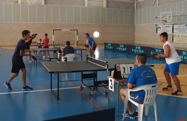 Las Torres de Cotillas estrena su liga de tenis de mesa para aficionados