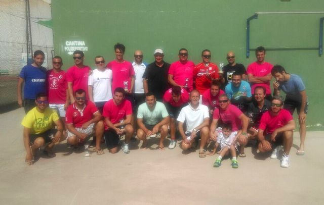 25 tenistas compiten en la 16ª edición de las '12 horas de tenis' de Las Torres de Cotillas