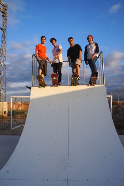 Los 'skaters' ya tienen su zona en el Polideportivo Municipal de Las Torres de Cotillas