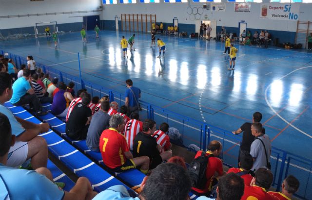 AFEMCE se impone en la VIII Liga Regional de fútbol sala 'Pro Salud Mental'