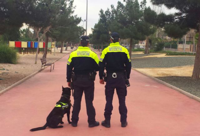 La nueva unidad canina de la Policía Local torreña, en pleno funcionamiento