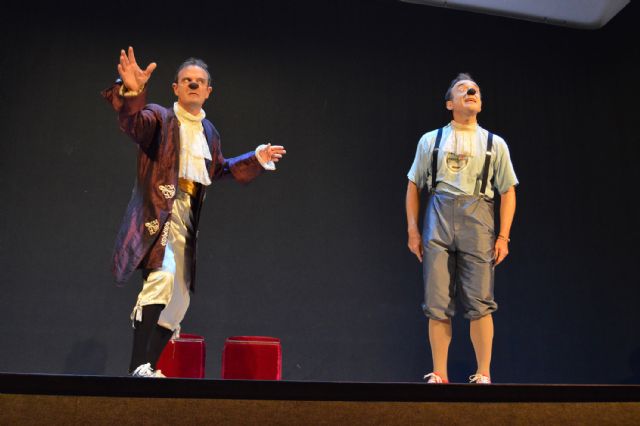Muchas risas en la primera cita del IX certamen de teatro amateur 'Juan Baño' de Las Torres de Cotillas