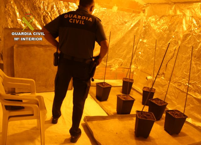 La Guardia Civil esclarece un robo con intimidación en una vivienda donde se ha desmantelado un punto de venta de droga