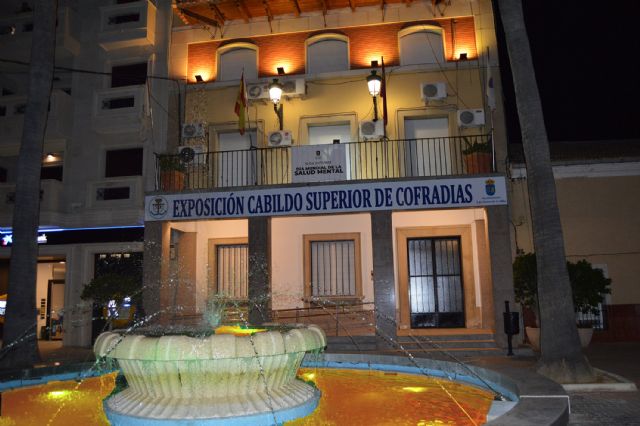 Las Torres de Cotillas se ilumina de naranja para conmemorar el día de la salud mental