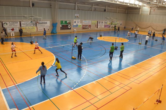 Más de 200 jugadores de bádminton participan en el 'Programa Regional de Deporte en Edad Escolar' en Las Torres de Cotillas