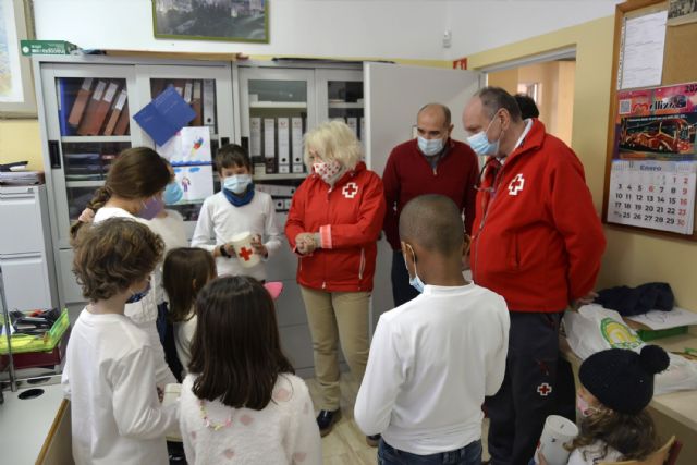 El colegio San José recauda más de 900 euros que Cruz Roja destinará a los damnificados por el volcán de La Palma