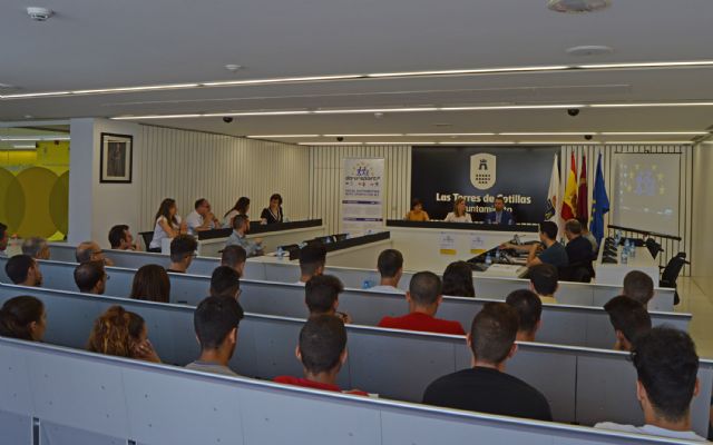 Los debates del proyecto europeo 'Do U Sport' tratan en Las Torres de Cotillas diversos aspectos del deporte municipal
